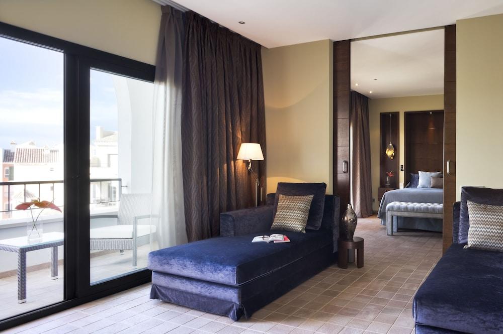 Doubletree By Hilton La Torre Golf Resort Roldán Zewnętrze zdjęcie Suite