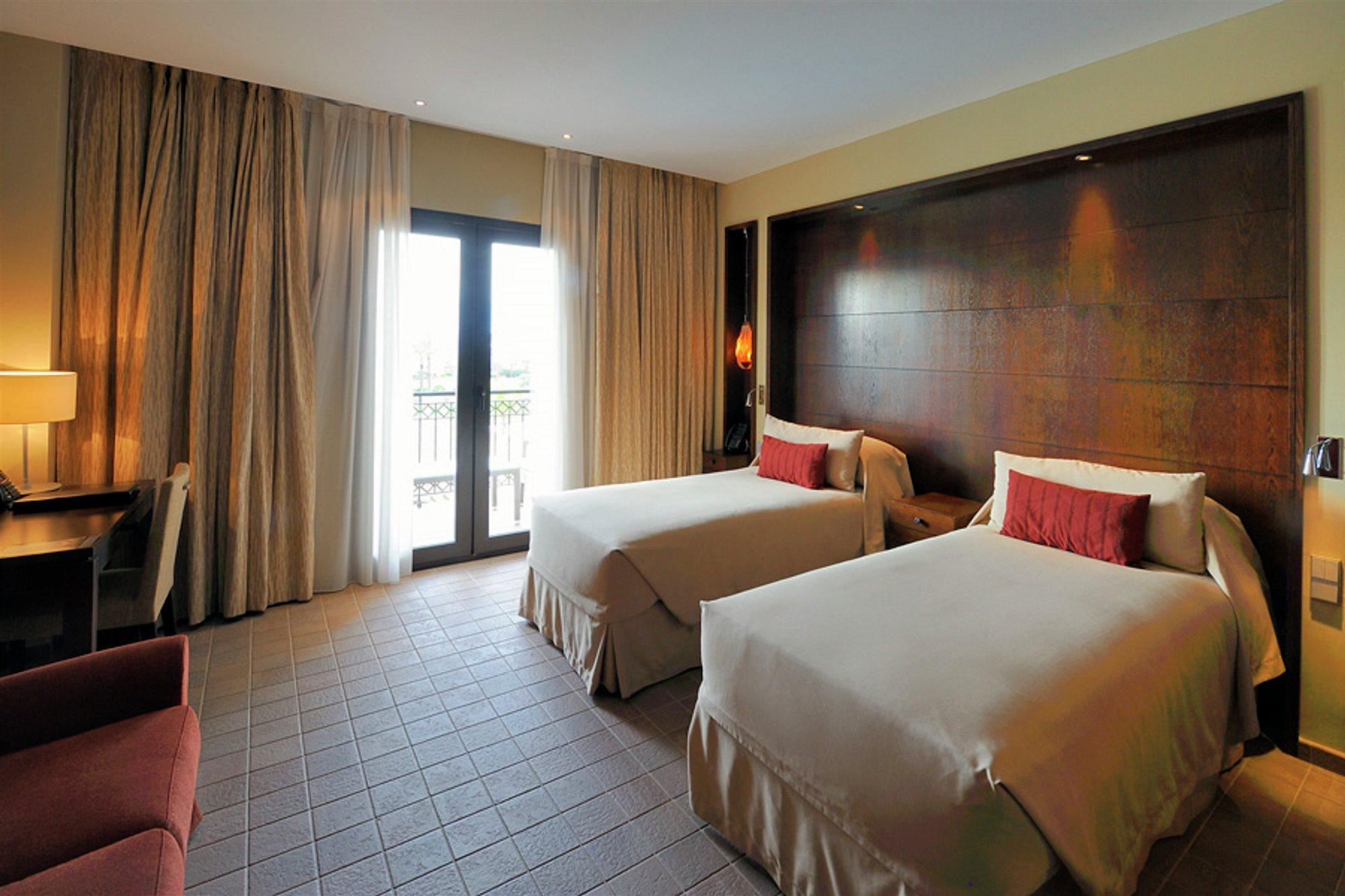 Doubletree By Hilton La Torre Golf Resort Roldán Zewnętrze zdjęcie Deluxe room