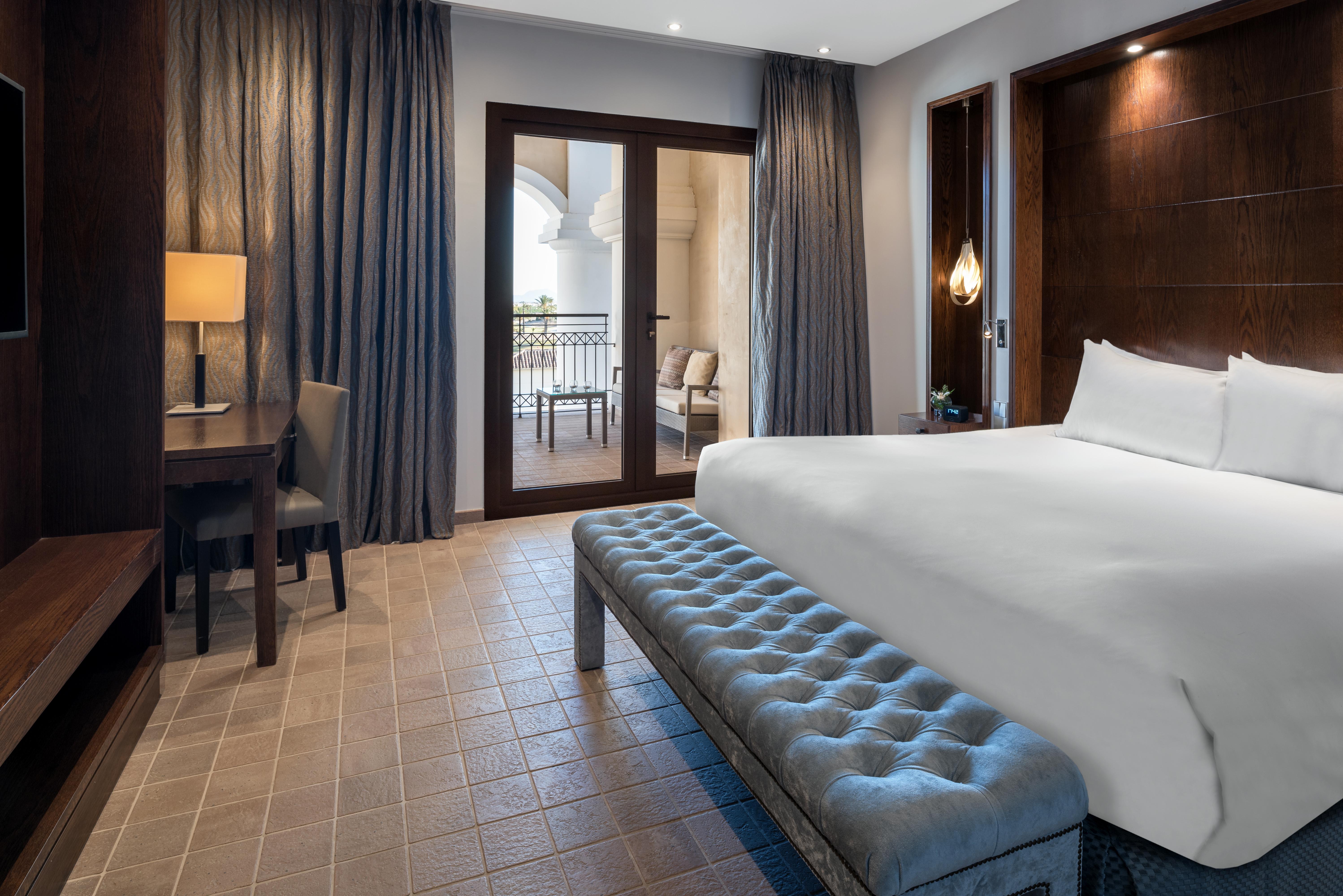 Doubletree By Hilton La Torre Golf Resort Roldán Zewnętrze zdjęcie A guest room at the Four Seasons Hotel