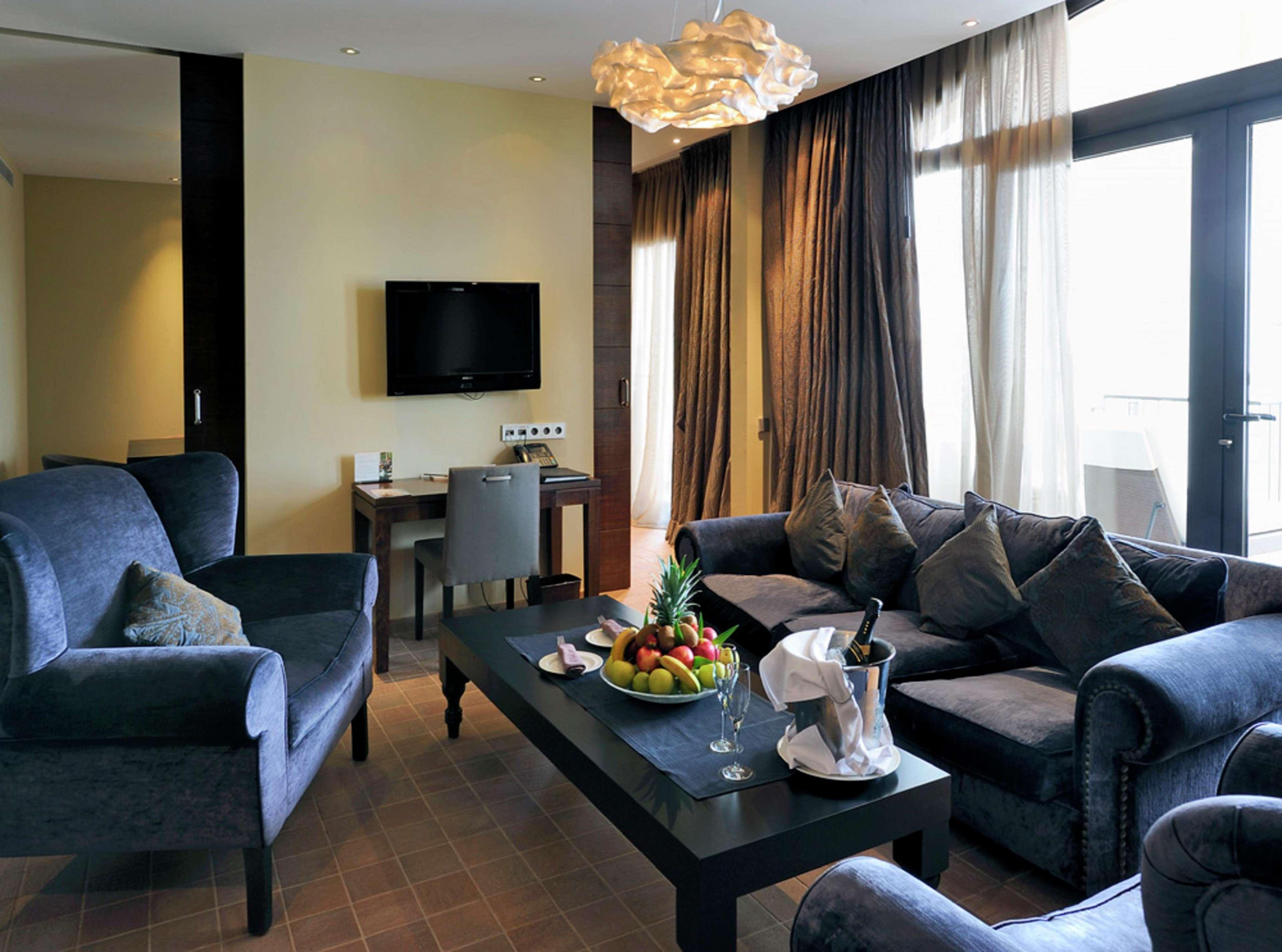 Doubletree By Hilton La Torre Golf Resort Roldán Zewnętrze zdjęcie Suite