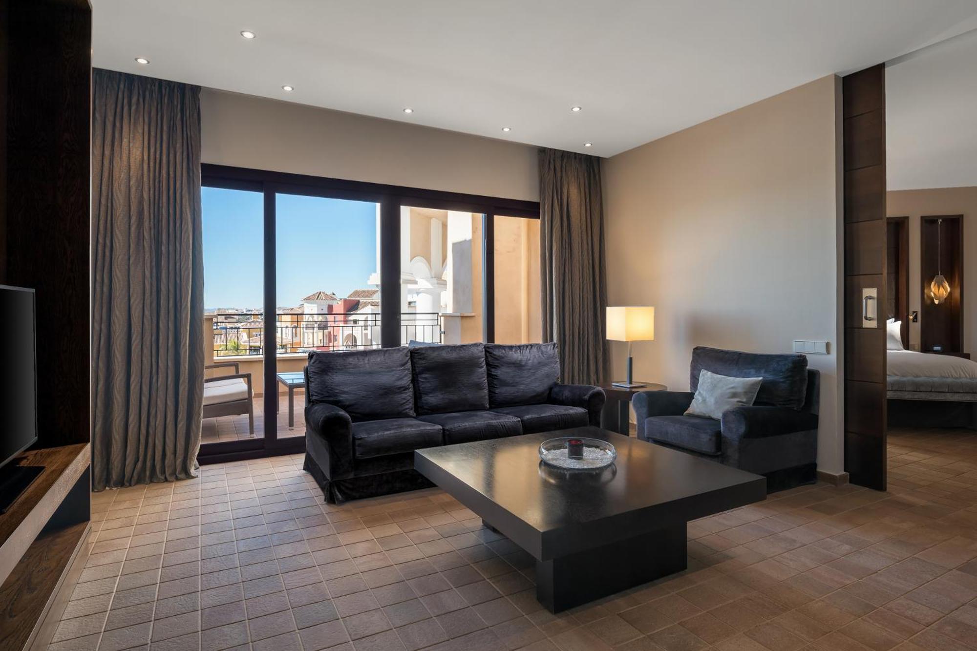 Doubletree By Hilton La Torre Golf Resort Roldán Zewnętrze zdjęcie Suite