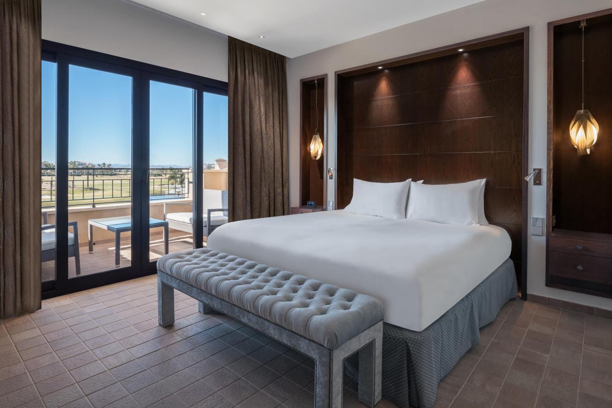 Doubletree By Hilton La Torre Golf Resort Roldán Zewnętrze zdjęcie A bedroom at the hotel