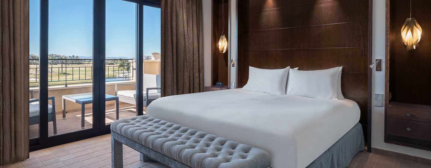 Doubletree By Hilton La Torre Golf Resort Roldán Zewnętrze zdjęcie A bedroom at the hotel