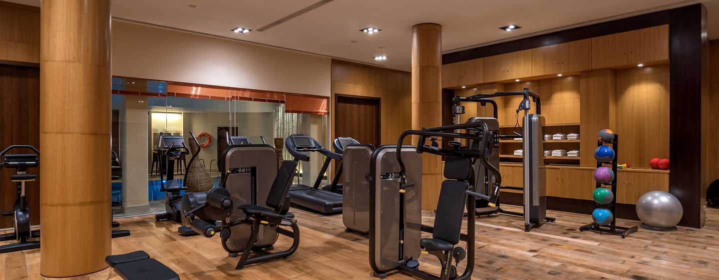 Doubletree By Hilton La Torre Golf Resort Roldán Zewnętrze zdjęcie The gym at the hotel